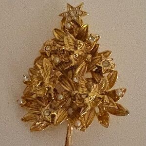 Christmas Tre Fold with Diamonds Costume Vintage Pin